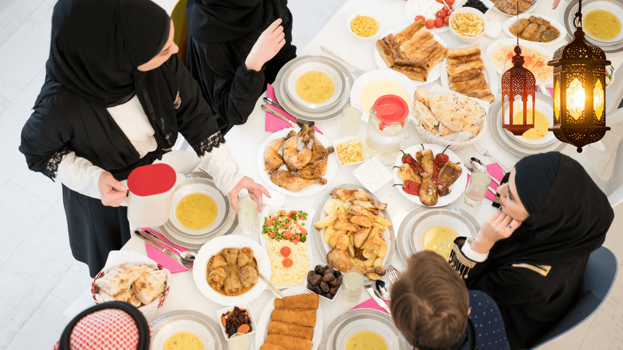 تعرف على مواعيد الإمساك والإفطار خلال رمضان 2026 في الأردن