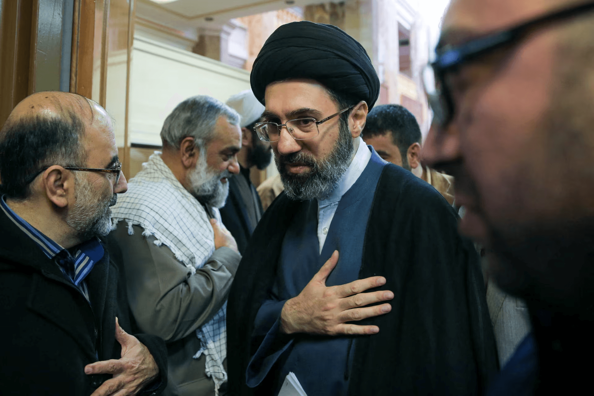 خامنئي يطالب بمحاكمة أمريكا و"إسرائيل" في المحاكم الدولية