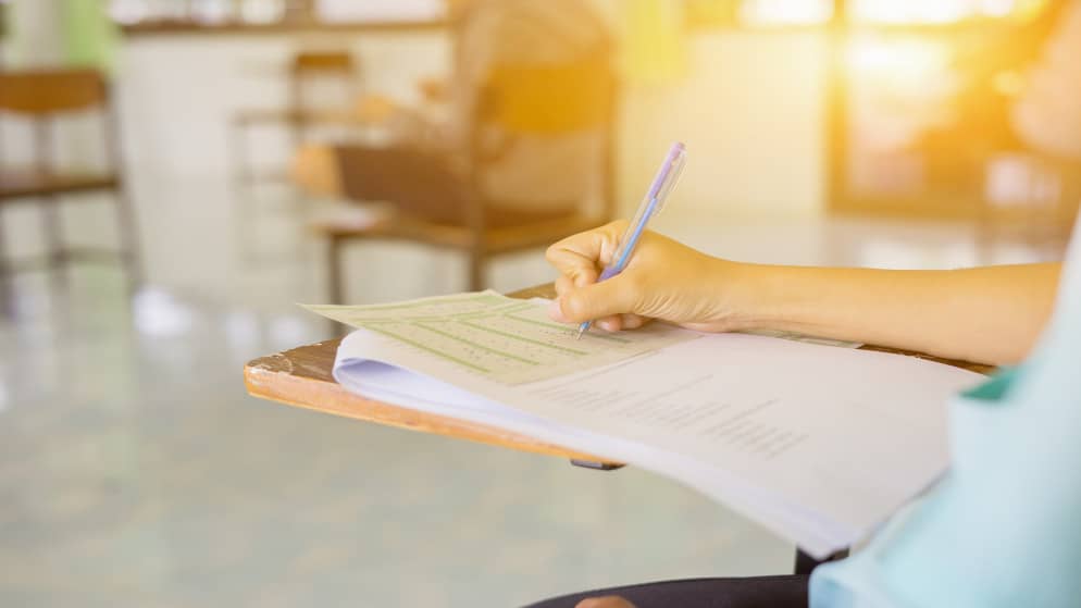 "التربية" : 213 مخالفة منذ بدء امتحان التوجيهي