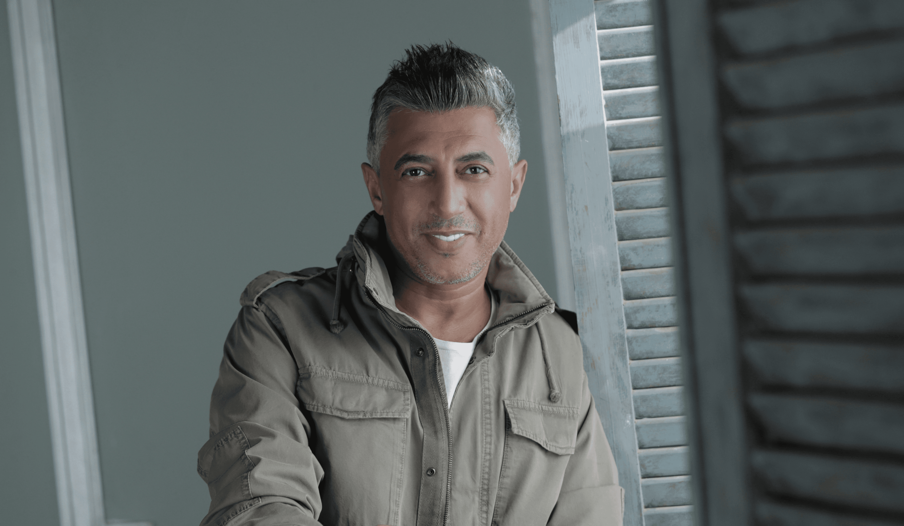 "هينا جينا".. عمر العبداللات يلهب حماس الجماهير بأغنية لدعم "النشامى" في مشوار المونديال