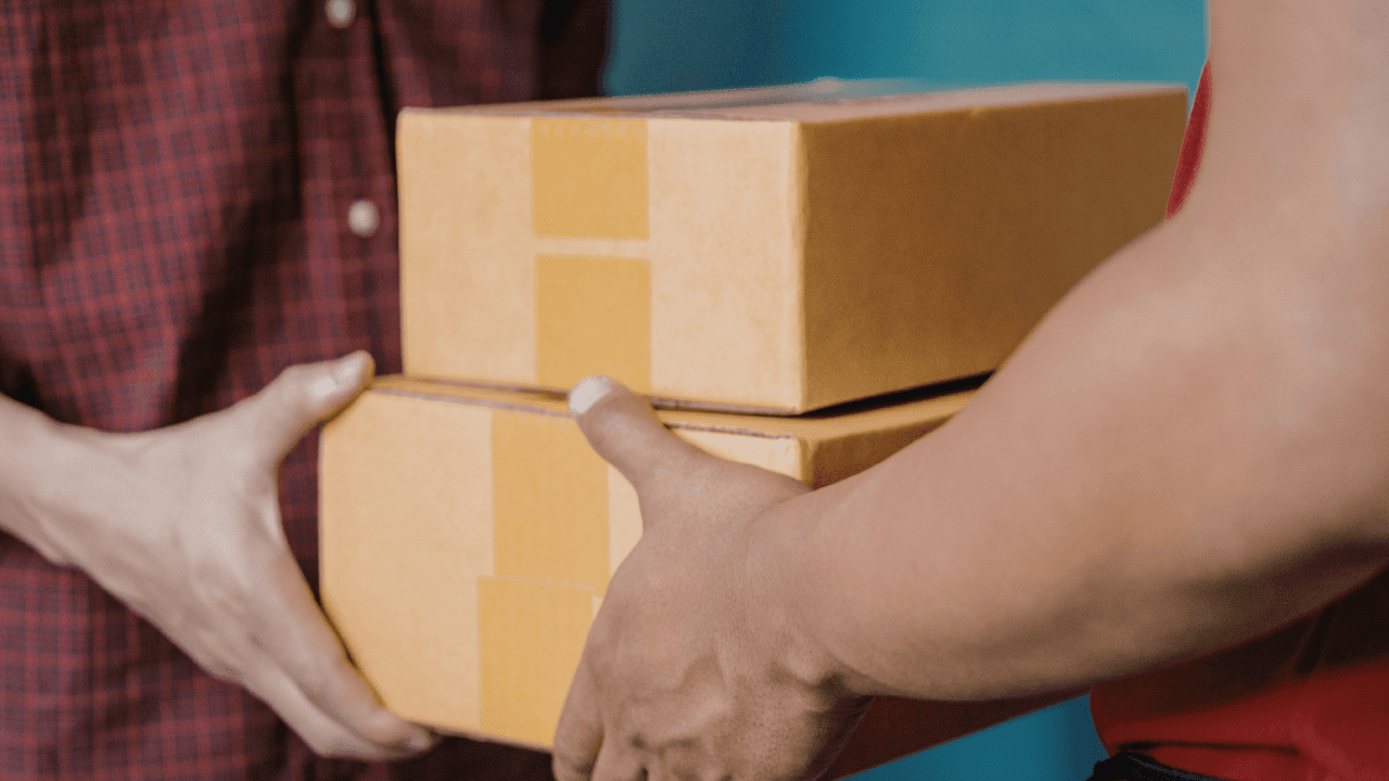 "نقابة الألبسة": اضطراب توريد الطرود البريدية قد يؤخر الشحنات قبل عيد الفطر