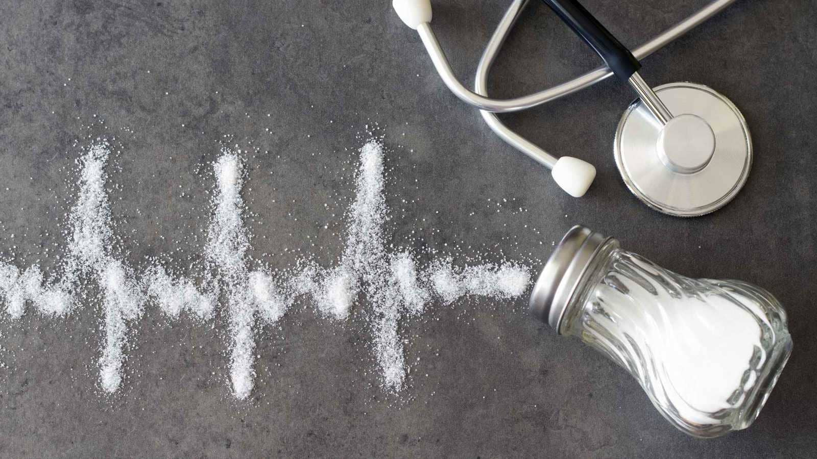 طعامك اليومي قد يحتوي على أكثر من الحد الصحي من الملح