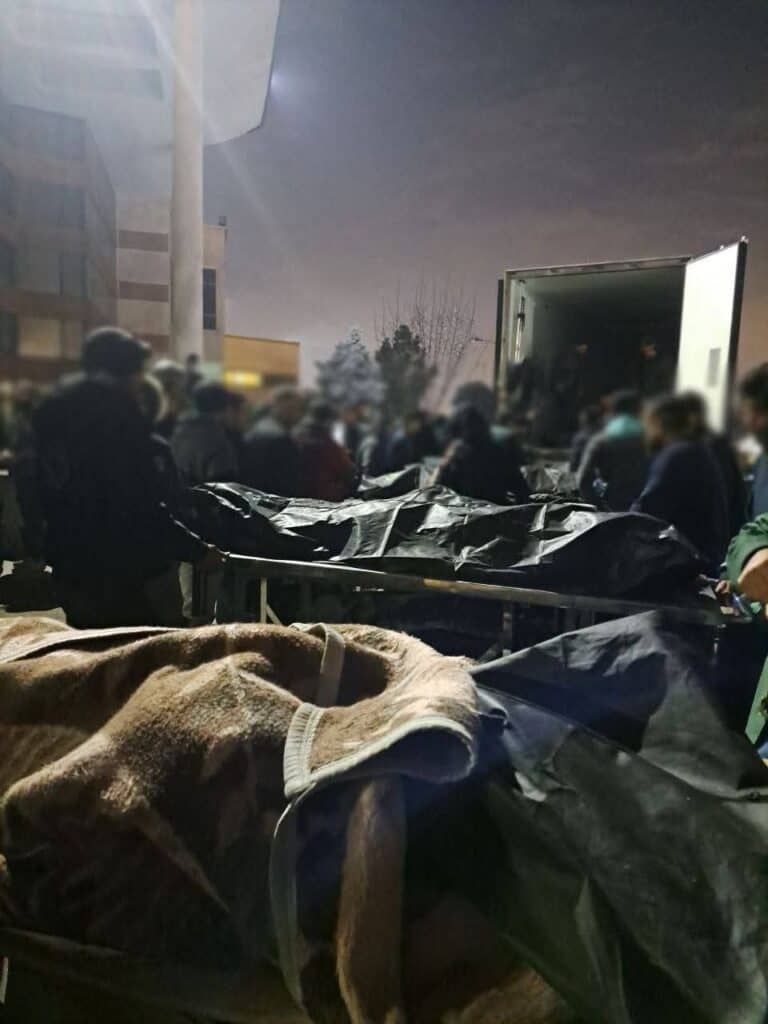 كيف واجهت السلطات الإيرانية مطالب شعبية بالقمع والدم؟!