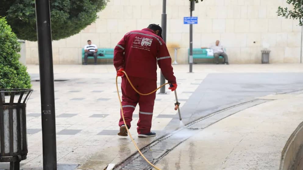 أمانة عمّان تلجأ إلى البكتيريا النافعة لمكافحة الروائح في وسط البلد