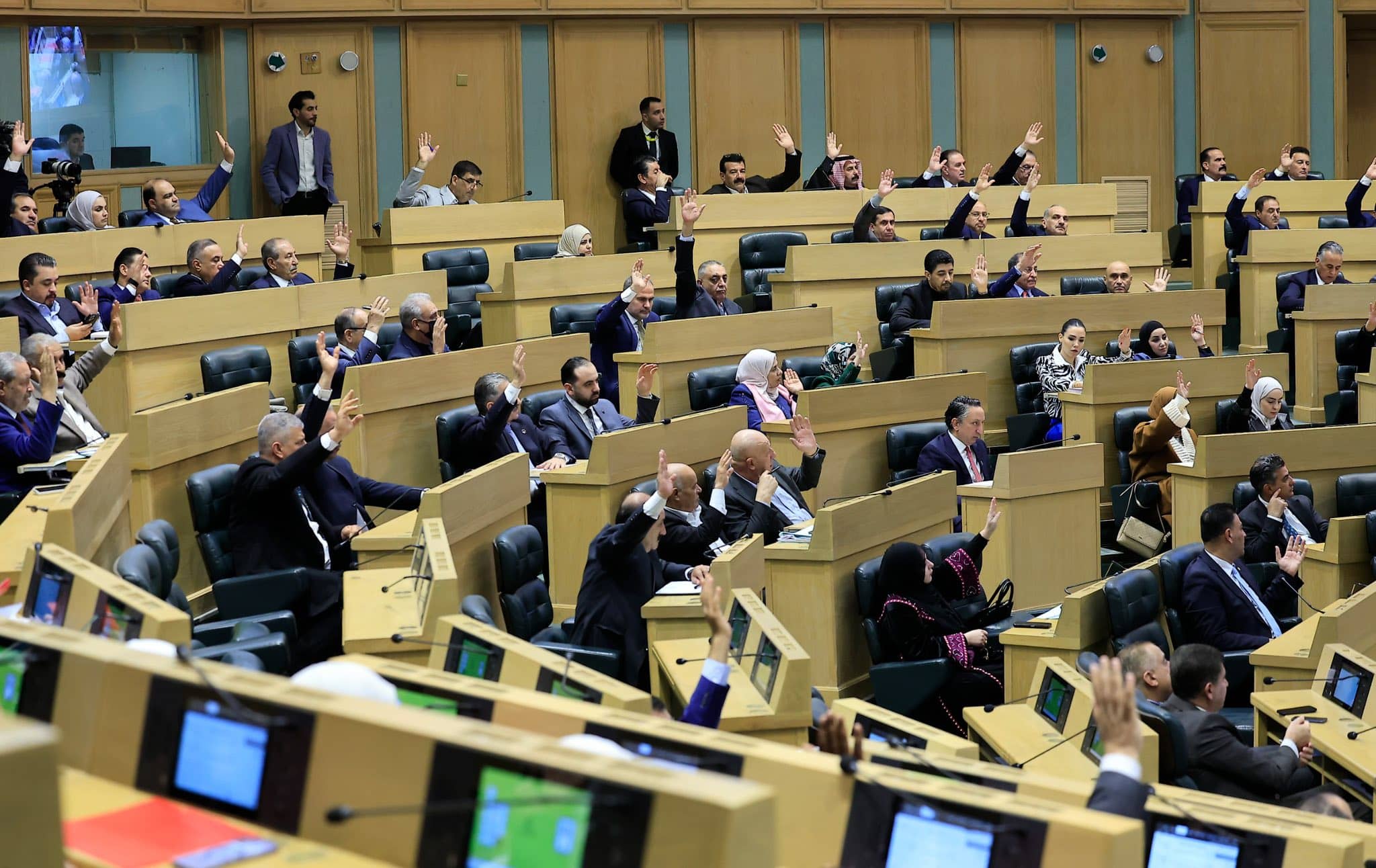 مذكرة نيابية تطالب بإعادة التصويت على مقترح رد مشروع "قانون الضمان"