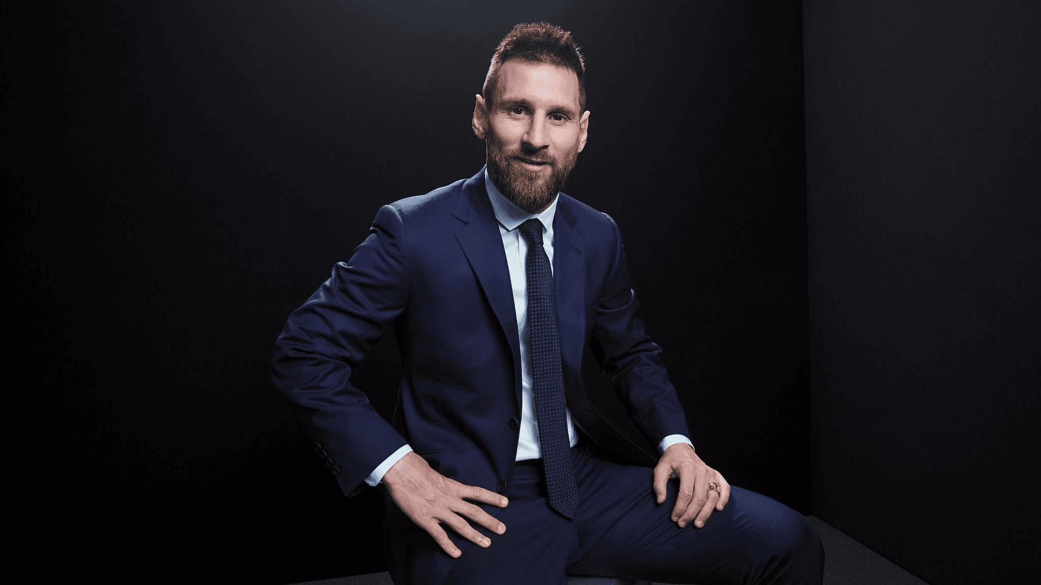 ميسي يستحوذ رسمياً على نادي إسباني آخر