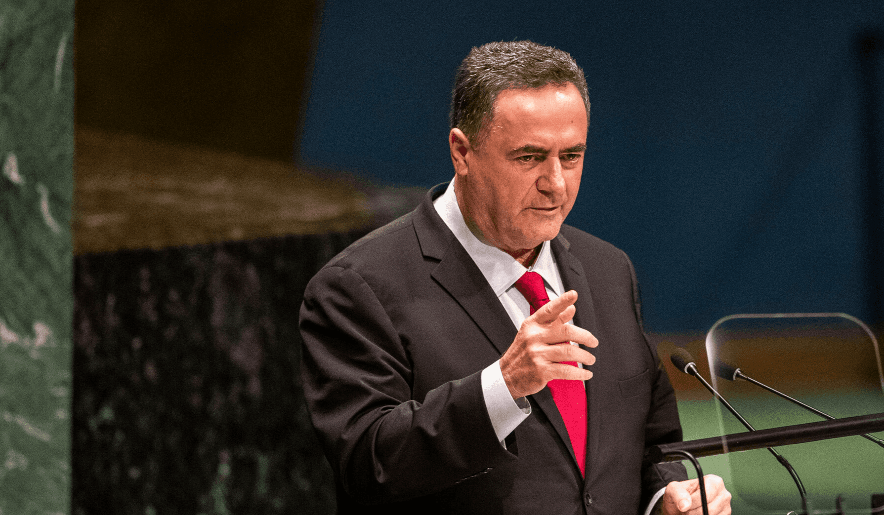 كاتس: نعيم قاسم يلعب بنار ستحرق حزب الله وكل لبنان