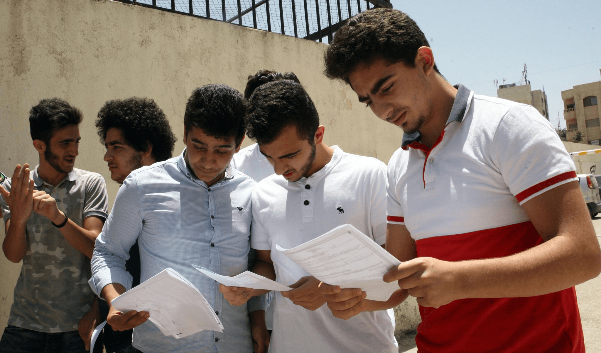 مهم من التربية لطلبة الصف الحادي عشر حول أرقام الجلوس
