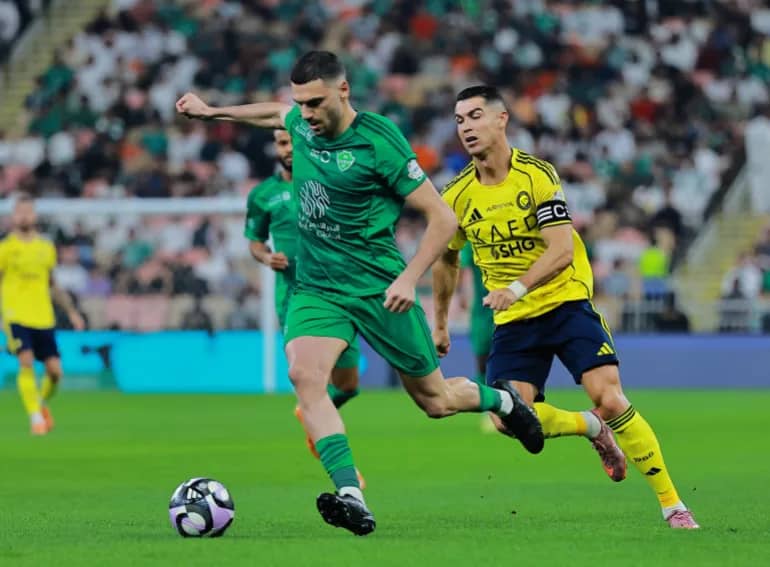 الأهلي يحسم "كلاسيكو" الجنون بالفوز على النصر 3-2 في الدوري السعودي