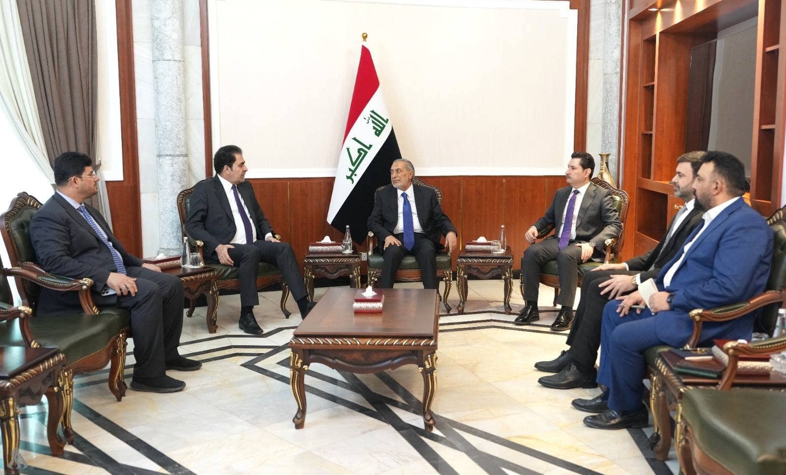 رئيس مجلس النواب العراقي  يعقد اجتماعًا مع نائبيه لبحث ضمان استمرار الأداء المؤسسي للبرلمان