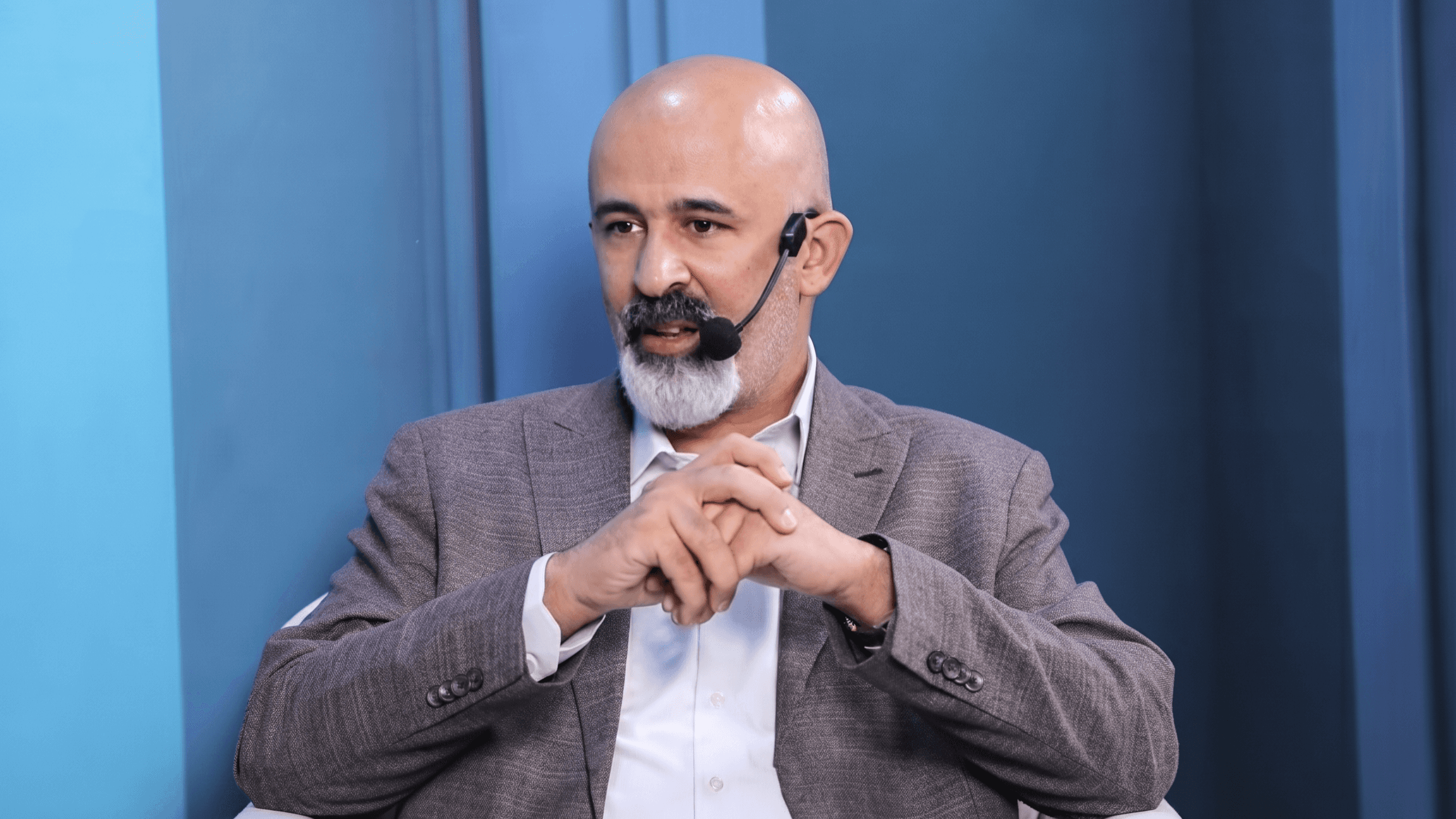 طبيب مختص يوضح أعراض حصوة المرارة والزائدة والفتق وتطورات جراحة المنظار