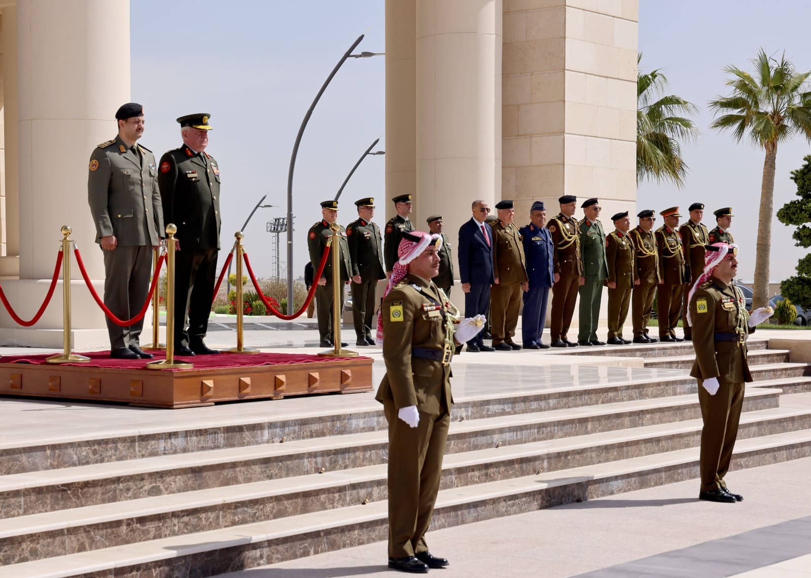 الحنيطي يؤكد أهمية تعزيز التعاون العسكري المشترك بما يخدم المصالح الاستراتيجية