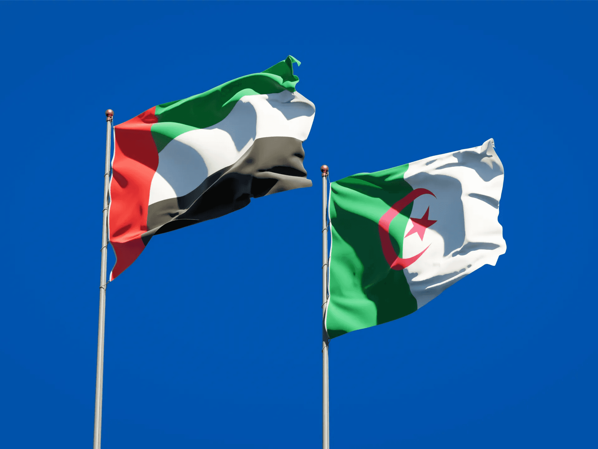 الإمارات تعرب عن أملها بأن يكون قرار الجزائر بقطع العلاقات "مؤقتاً"