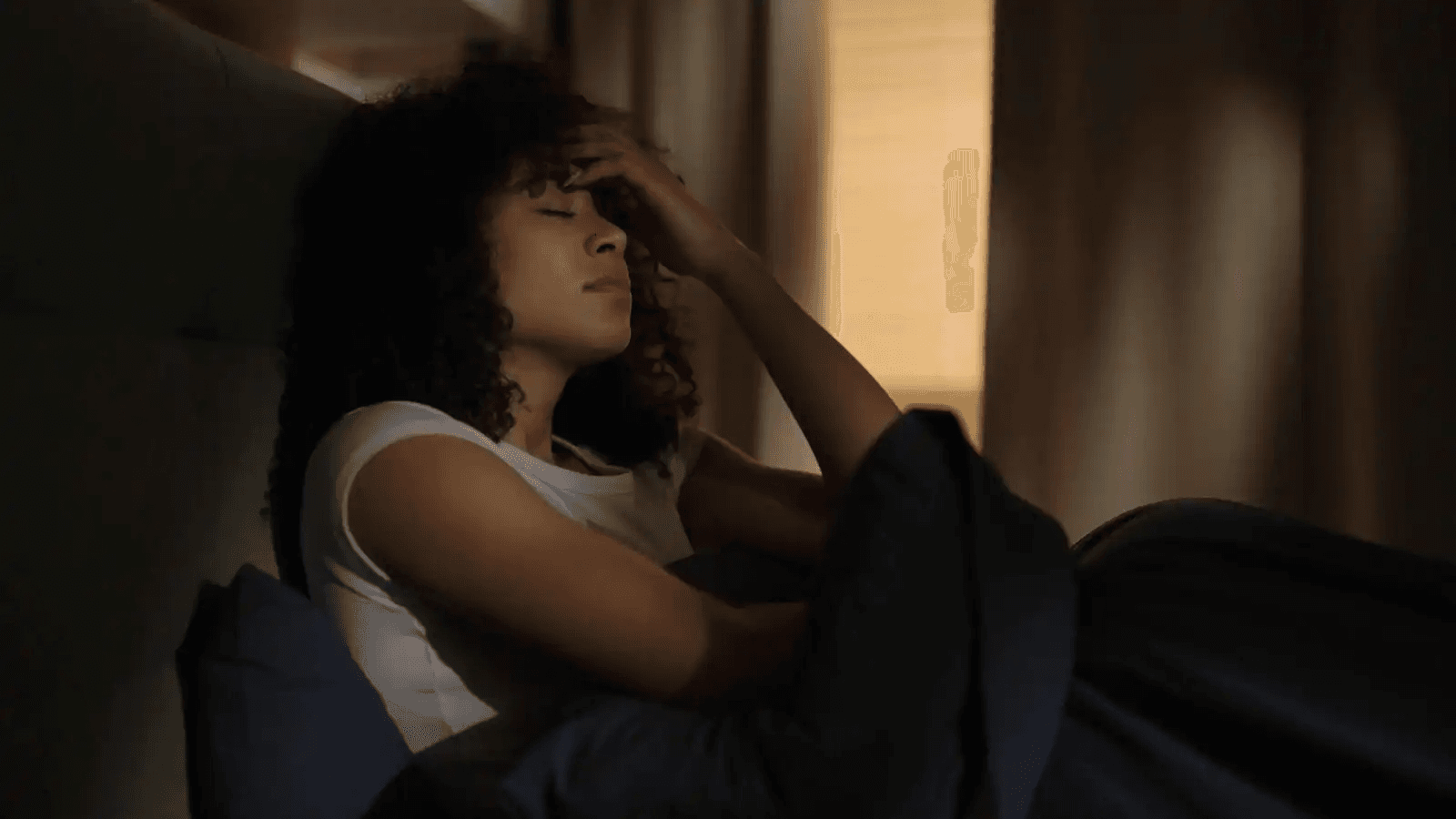 قد تسرق نومك.. كيف تؤثر الليالي الحارة في الصحة النفسية والجسدية؟