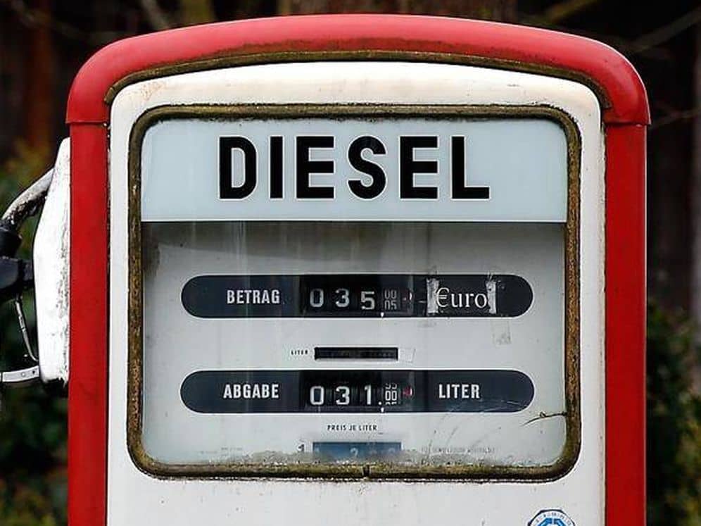 "المواصفات والمقاييس" تحذر من عروض الديزل الوهمية وتصدر "دليل أمان" لتعبئة الوقود للمنازل