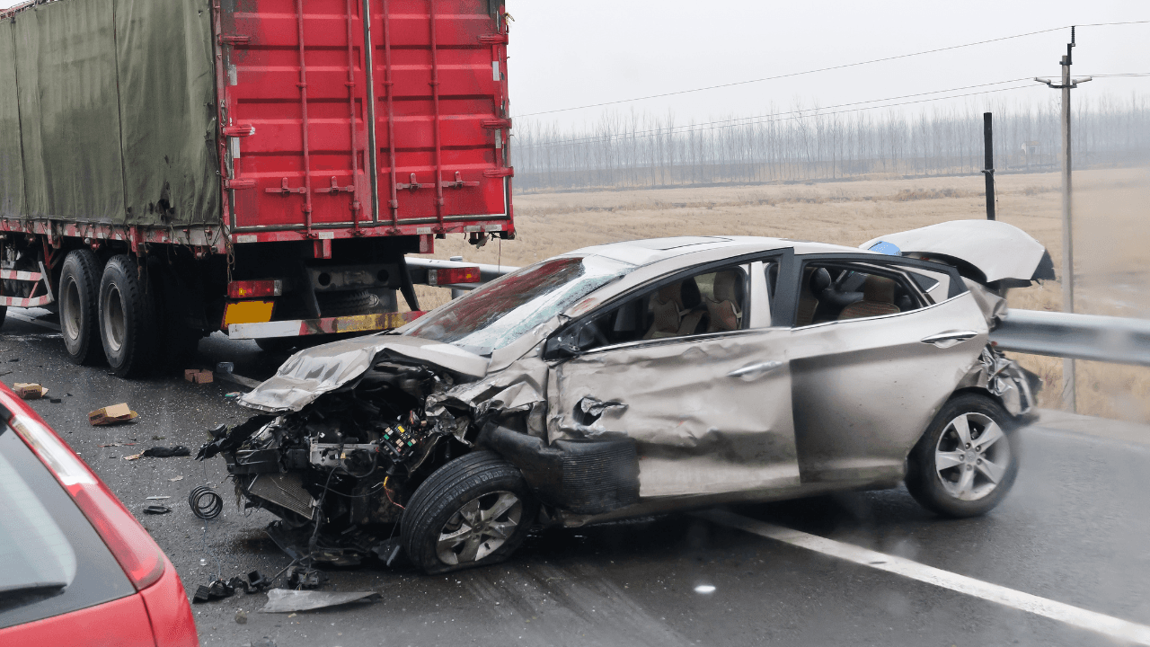 إصابات حوادث وشركات تأمين متعثرة.. من يدفع التعويض؟