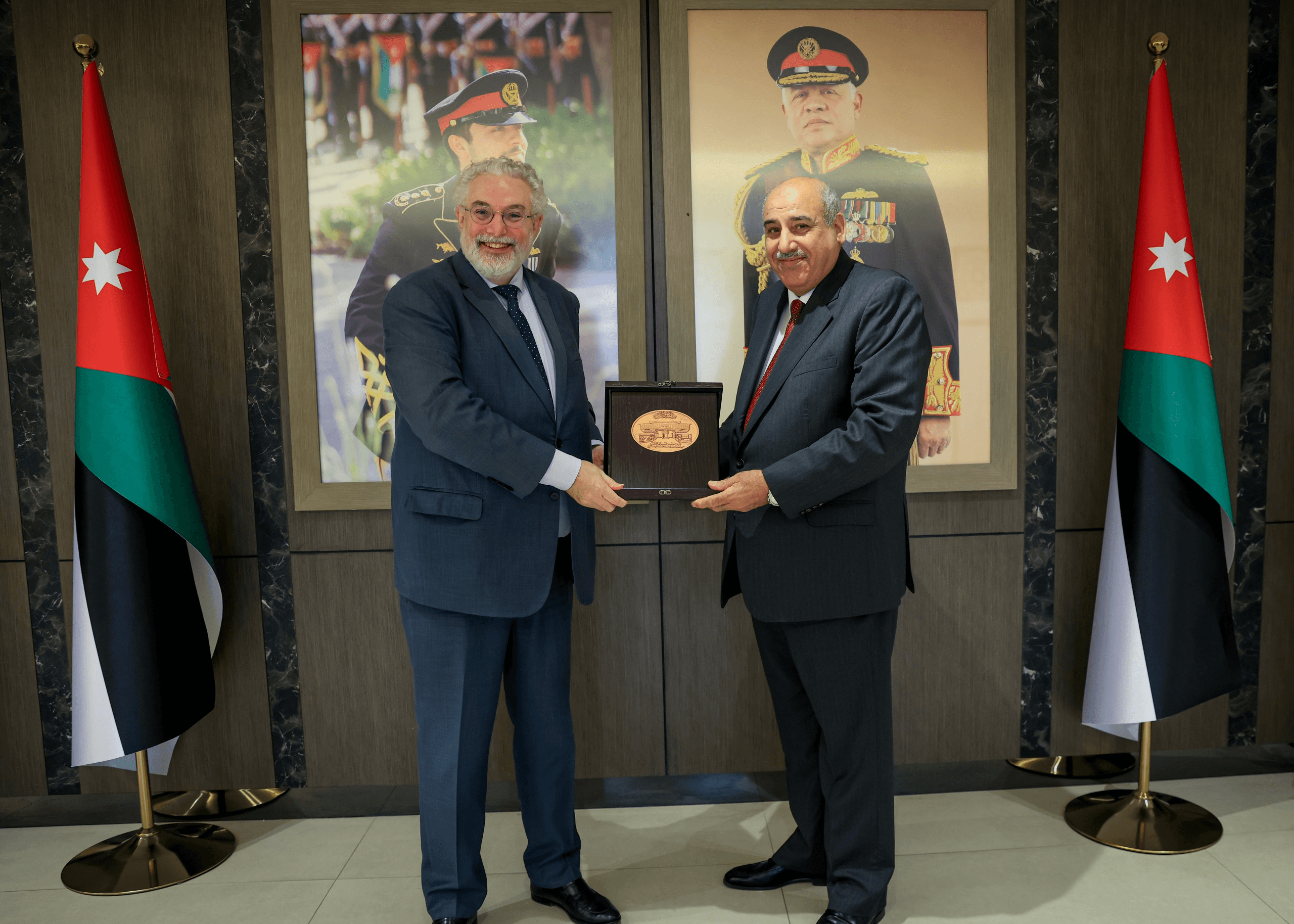 القاضي يبحث مع السفير الإسباني تعزيز التعاون البرلماني ودعم جهود السلام