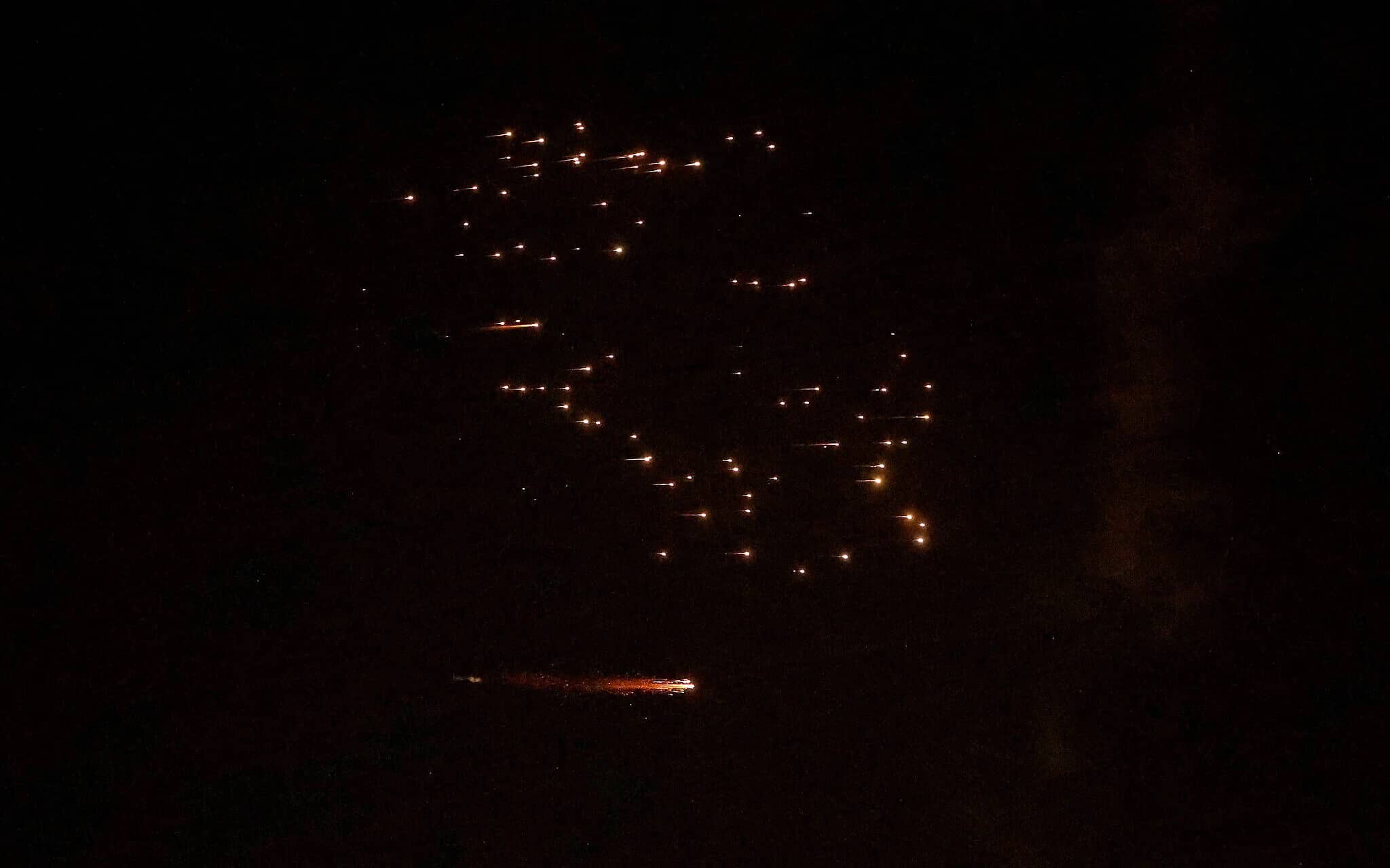 الحرس الثوري الإيراني: أطلقنا الموجة 66 من عملية الوعد الصادق 4 بصواريخ فائقة الثقل ومتعددة الرؤوس