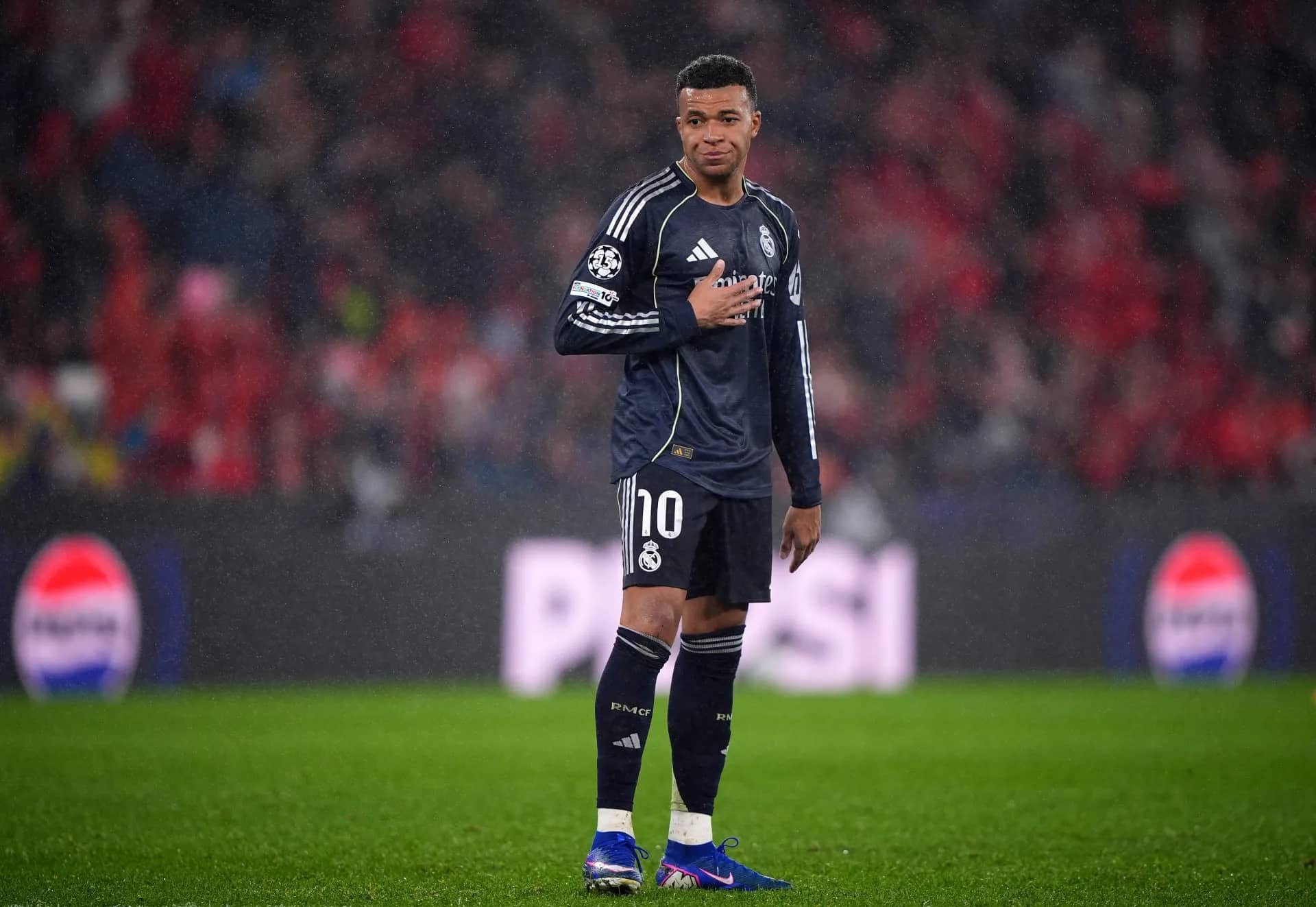 "مهزلة وغياب للروح".. مبابي يفتح النار على زملائه بعد سقوط ريال مدريد المدوّي أمام بنفيكا