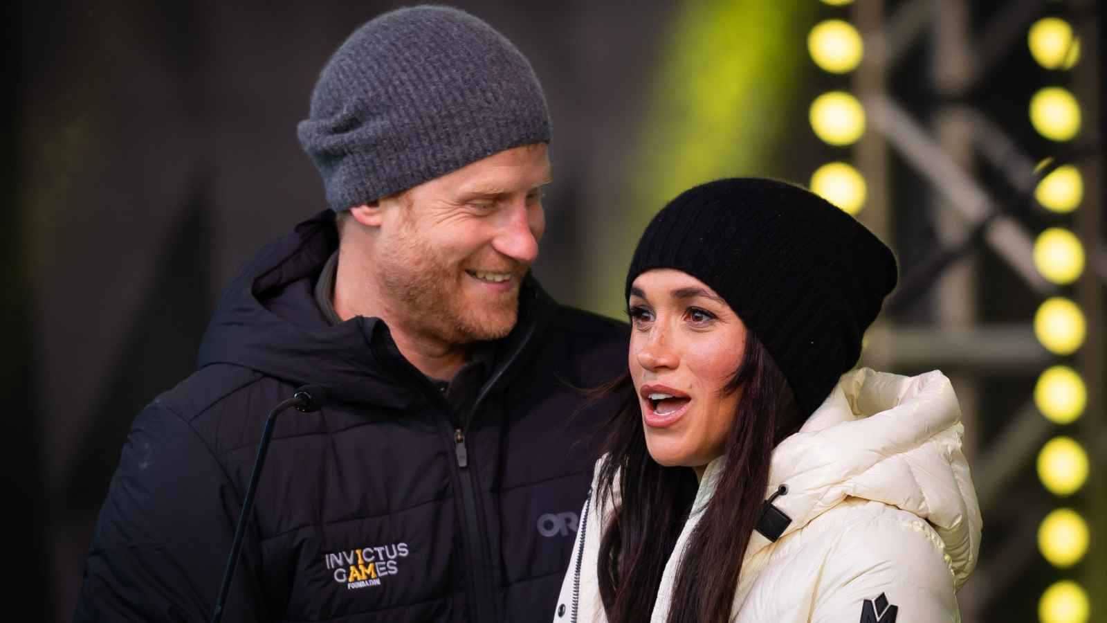 ميغان ماركل وهاري يظهران انسجامهما في إعلان الأعياد