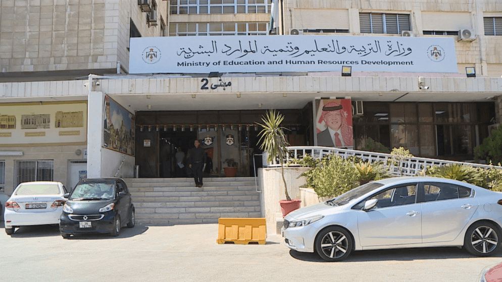 التربية تحدد موعد استكمال إجراءات بعثات أبناء المعلمين