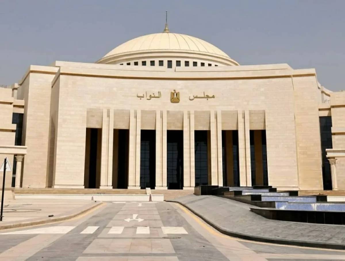 البرلمان المصري يؤجل التصويت على تفويض الجيش لحماية السعودية
