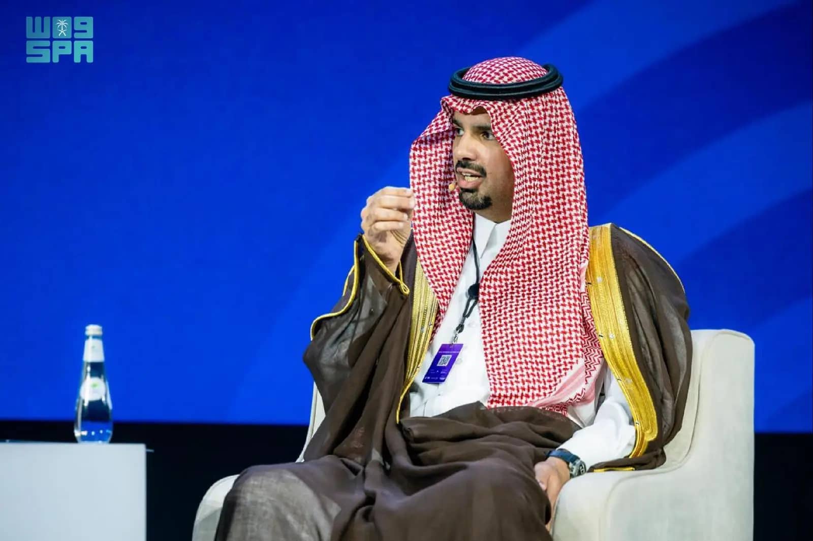 السعودية.. أمين الرياض يُكرِّم فريق عمل التحول الرقمي بالأمانة