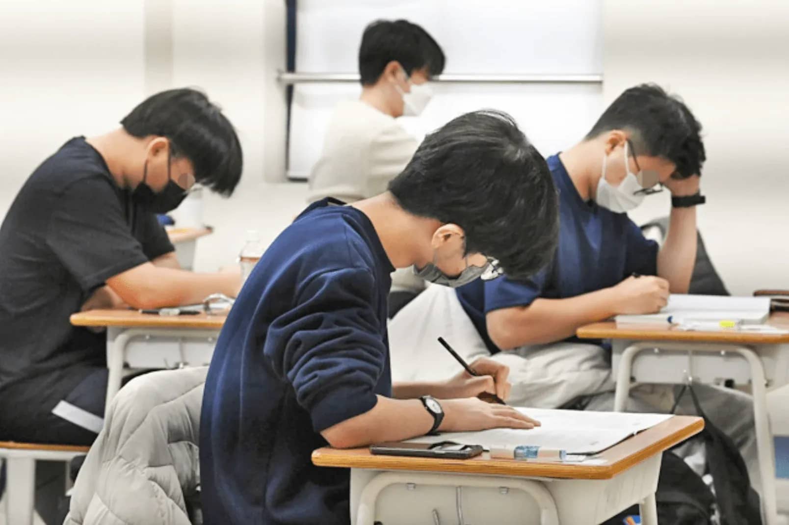 كوريا الجنوبية تلاحق الطلاب قضائيا بسبب الغش بـ"النظارات الذكية" في امتحانات الجامعات