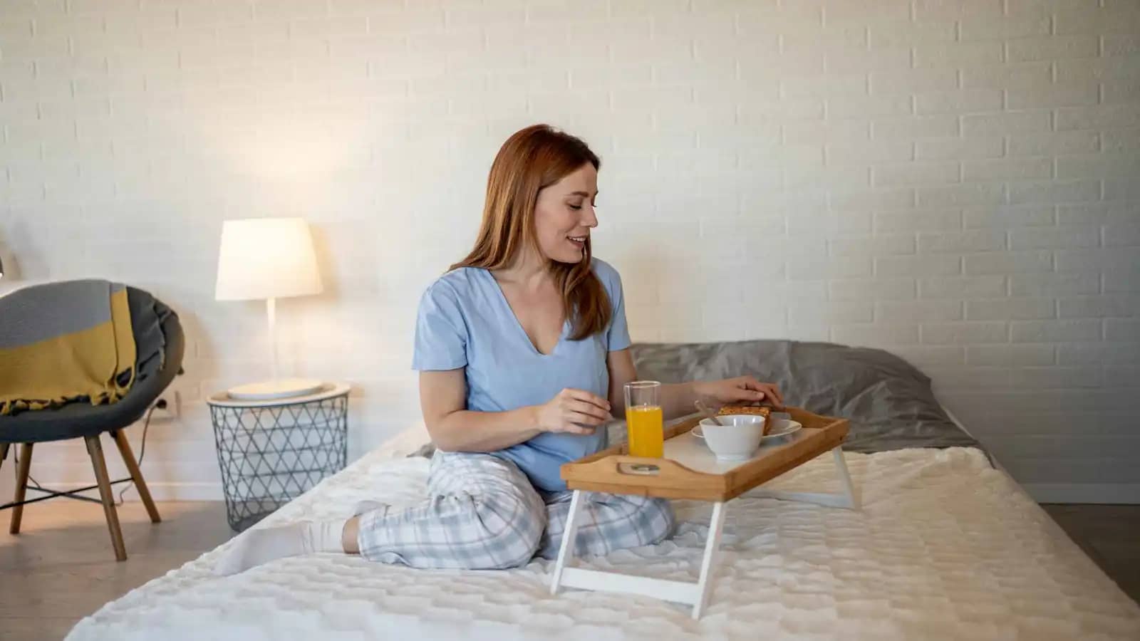 وجبات العشاء المتأخرة تهدد نومك وتعرقل هرمون النمو