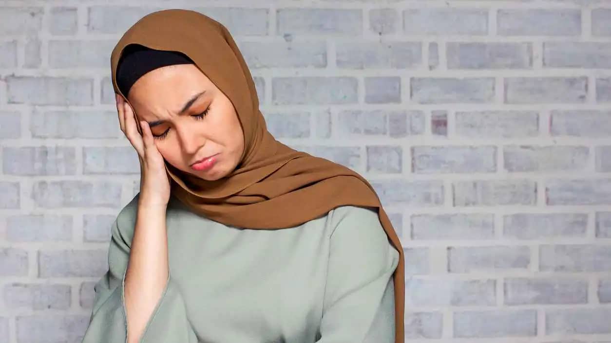 الصداع في رمضان.. لماذا يحدث وكيف نتجنبه؟