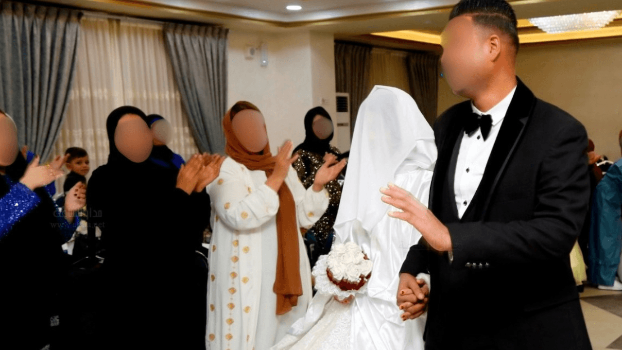 سوريا.. مجلس بلدة سرغايا بريف دمشق يمنع دخول العريس إلى قاعات النساء
