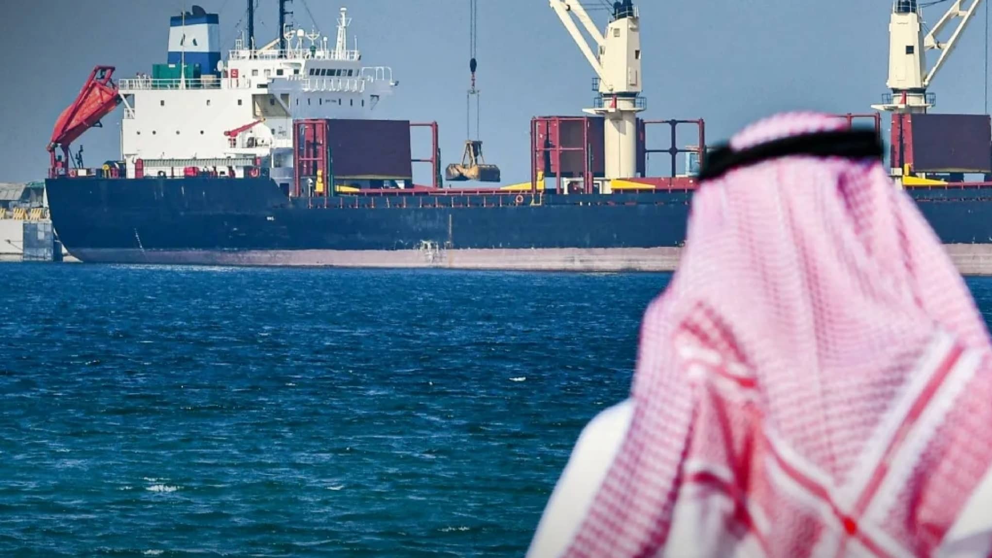 مصادر: توقف عمليات تحميل النفط في ميناء ينبع السعودي