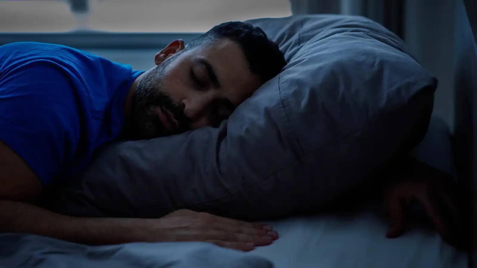 هل تعاني الأرق في رمضان؟ هذه الأطعمة قد تساعدك على النوم