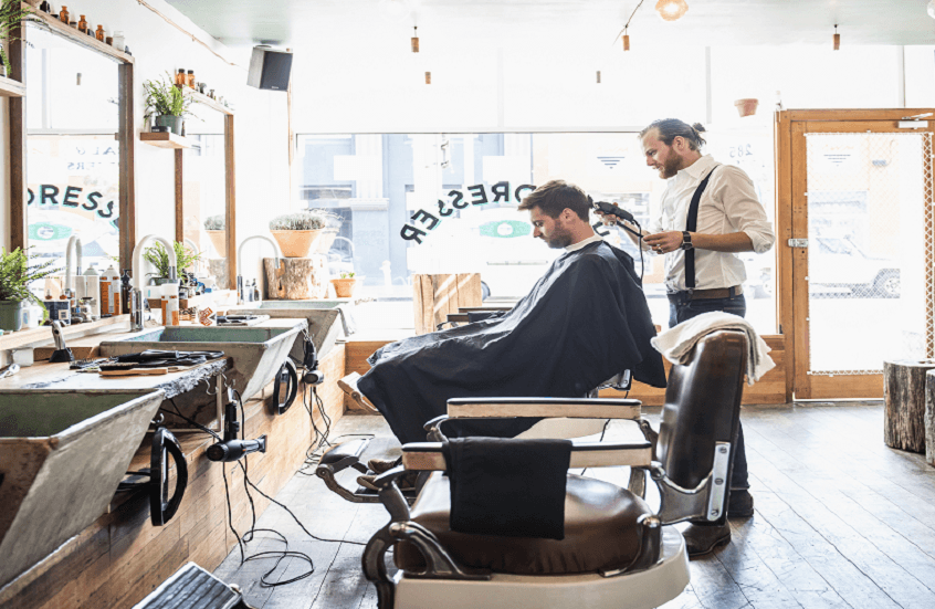 نقابة الحلاقين تتراجع عن قرار رفع أسعار الحلاقة في الأردن