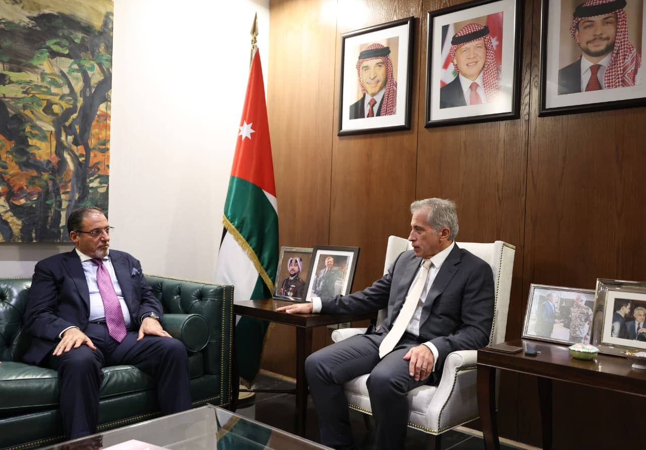 حسان يلتقي ممثّلين عن مجموعة ماج القابضة