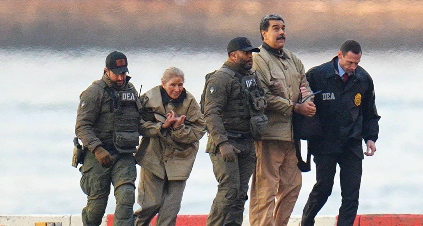 مادورو يقول أثناء مغادرته المحكمة إنه أسير حرب ومحاميه يكشف وضعه الصحي