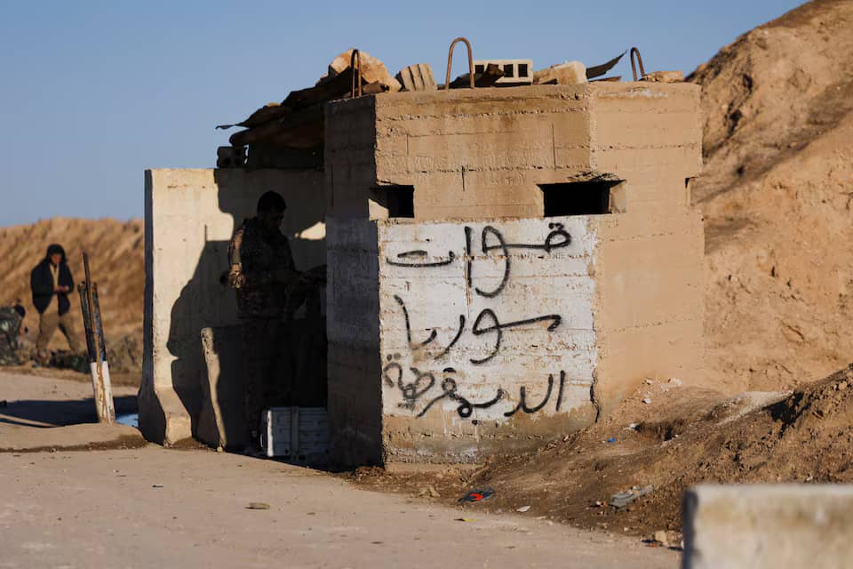 الجيش السوري يتسلم قاعدة الشدادي العسكرية بريف الحسكة