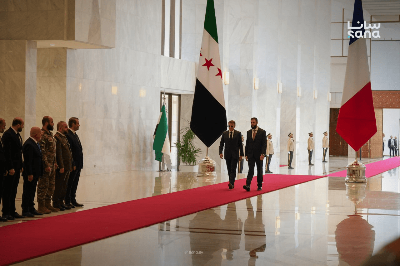 الرئيس السوري يستقبل نظيره الفرنسي في قصر الشعب بدمشق