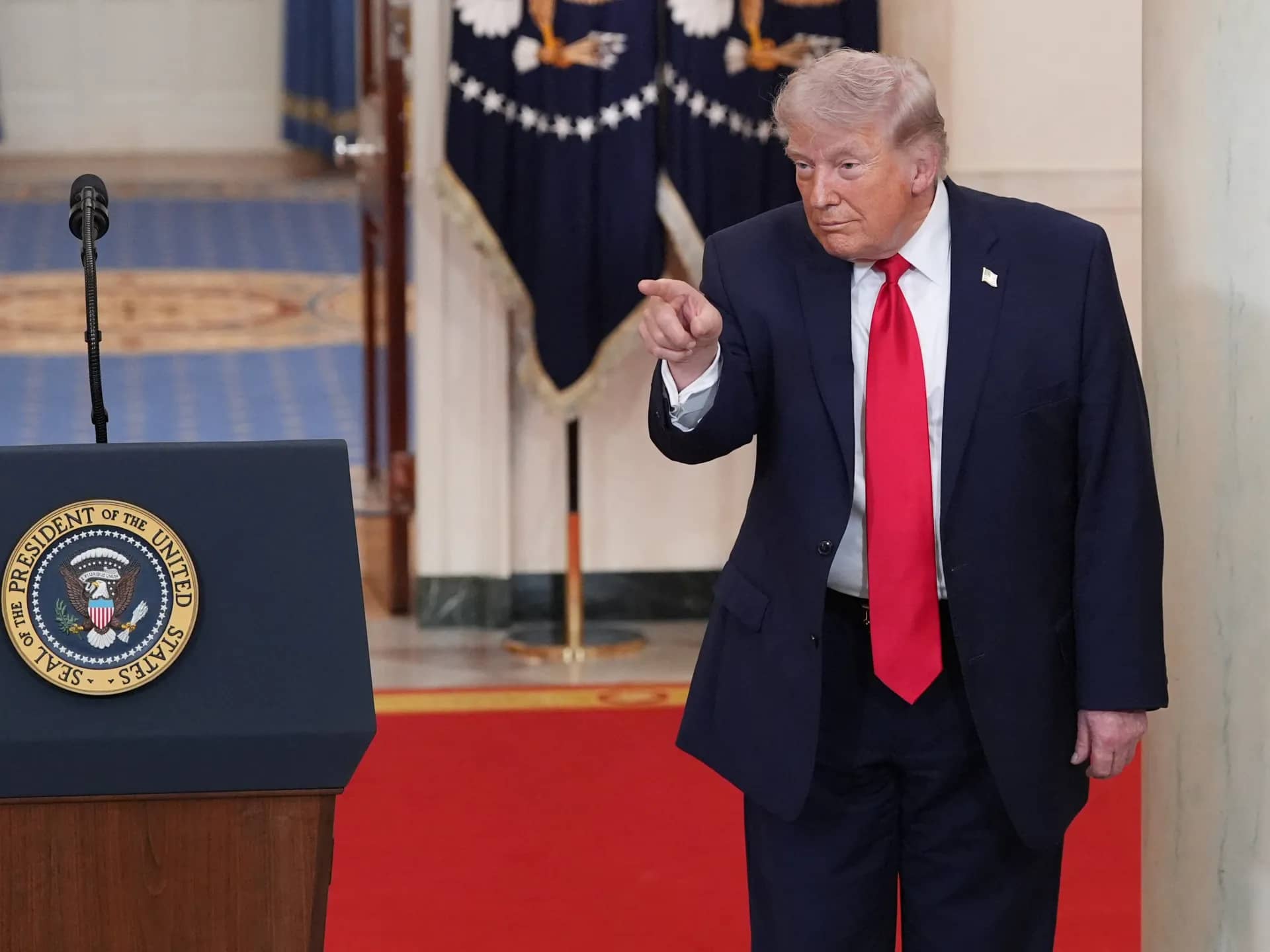 رئيس الوزراء الباكستاني يطالب ترمب بأن يمدد المهلة الممنوحة لإيران لأسبوعين