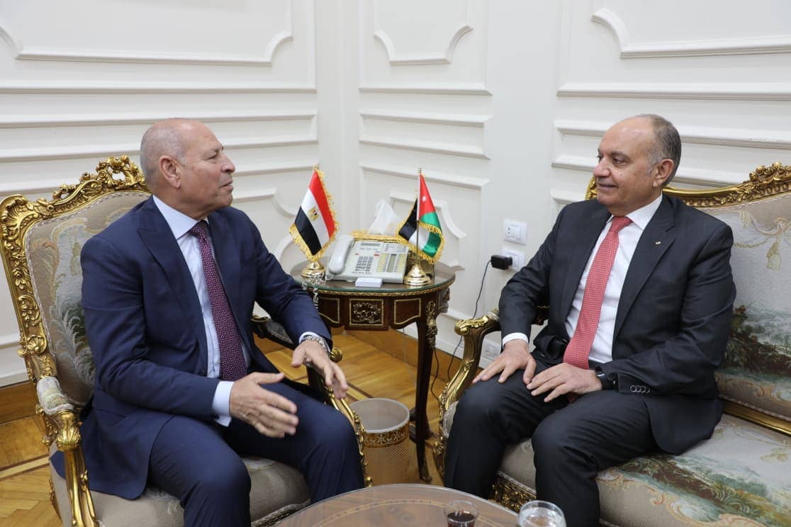 السفير العضايلة يلتقي محافظ القاهرة ويبحثان التعاون في المجال الحضري والإدارة المحلية