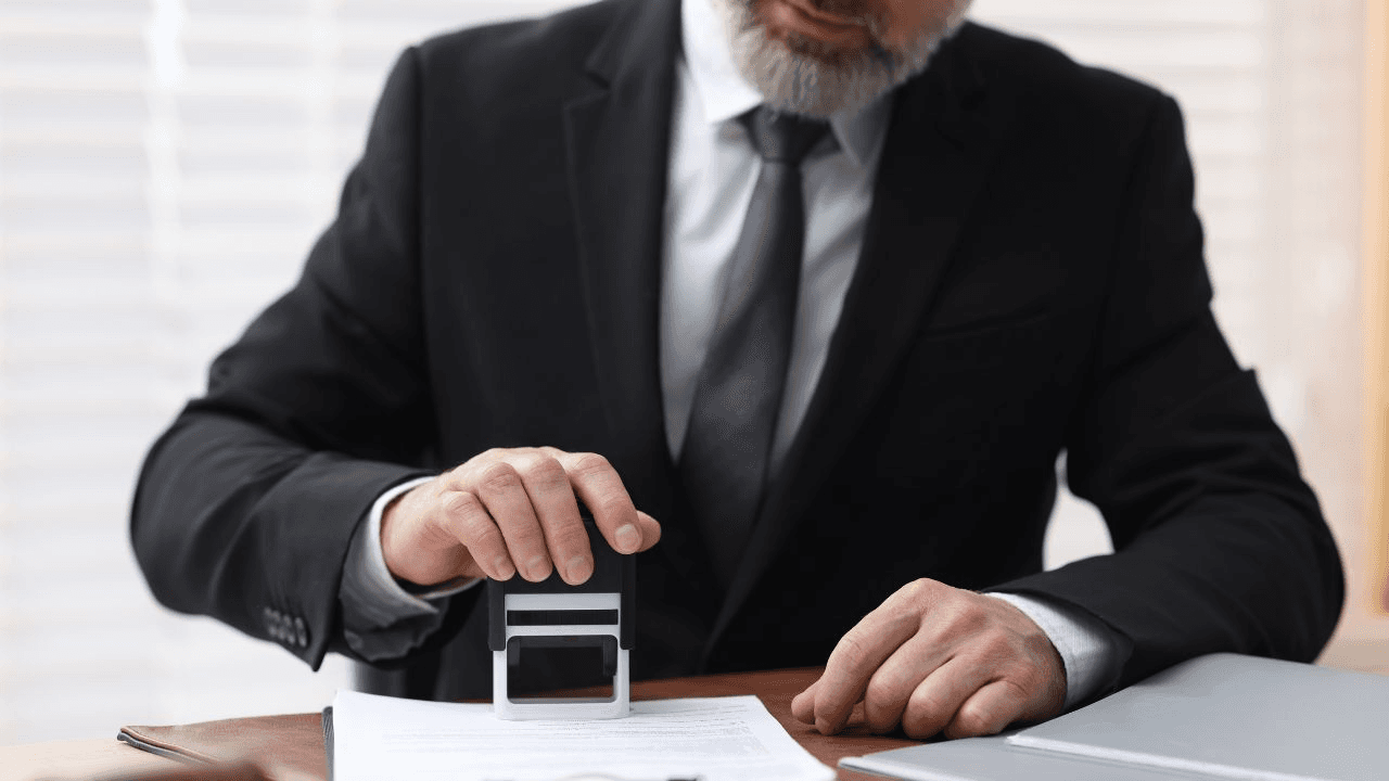 تفاصيل إطلاق خدمات كاتب العدل الإلكترونية.. رسوم مخفضة للتشجيع