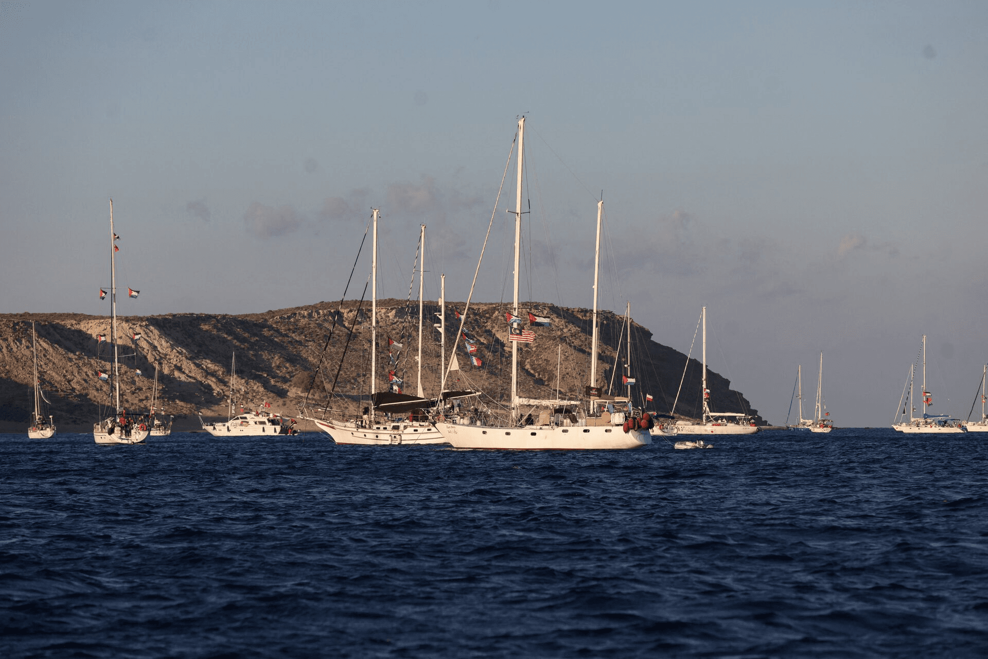 الاحتلال يعترض قافلة جديدة من "أسطول الصمود" متوجهة إلى غزة