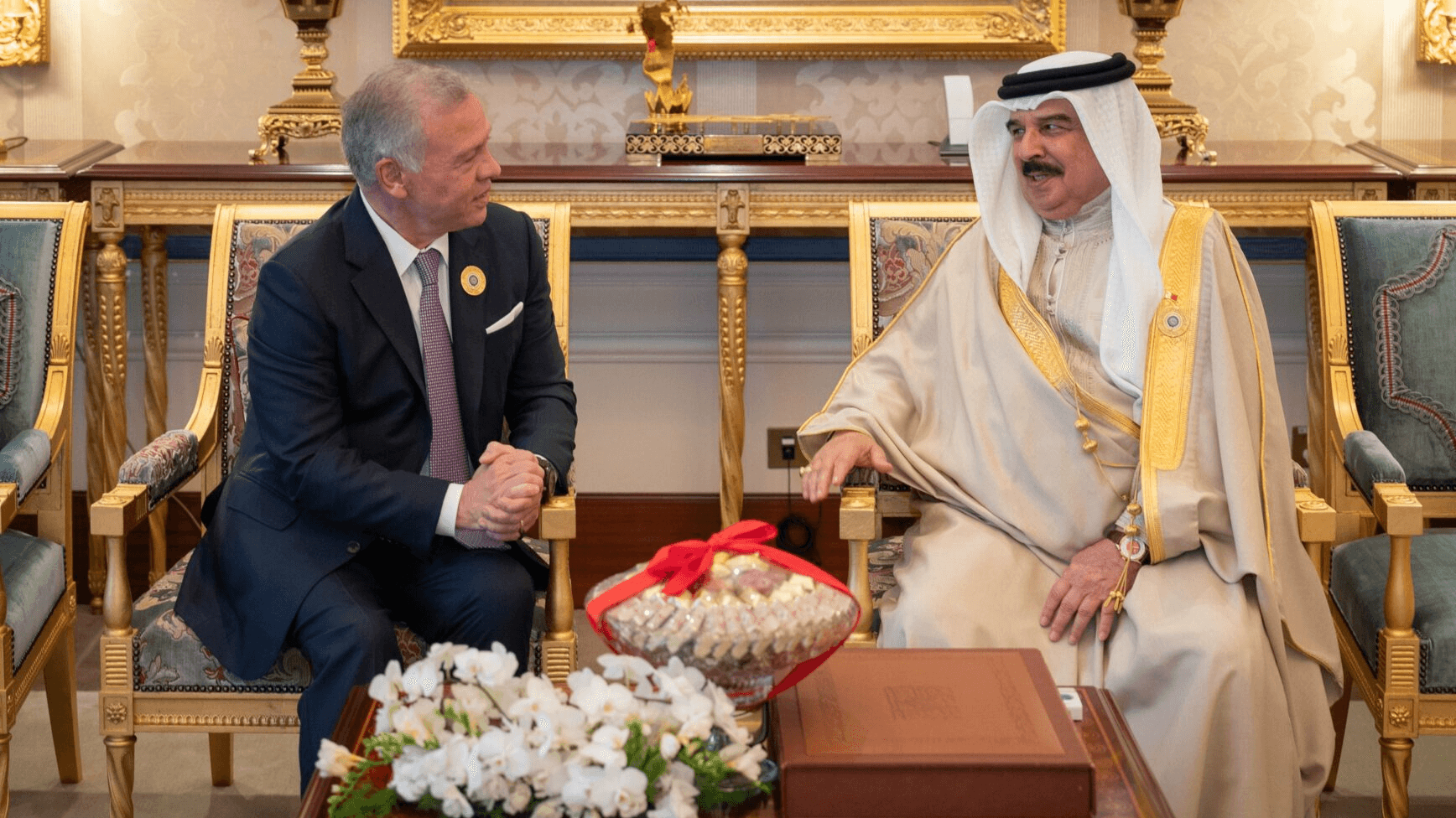 الملك والعاهل البحريني يبحثان خفض التصعيد الإقليمي  ووقف الاعتداءات بالضفة