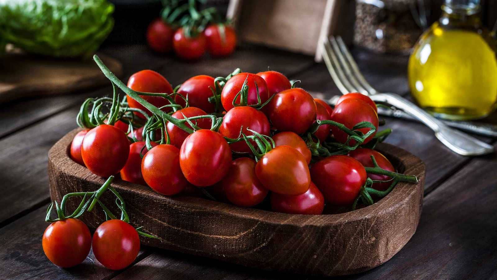 الطماطم الكرزية أم العادية.. أيهما أفضل لصحتك؟