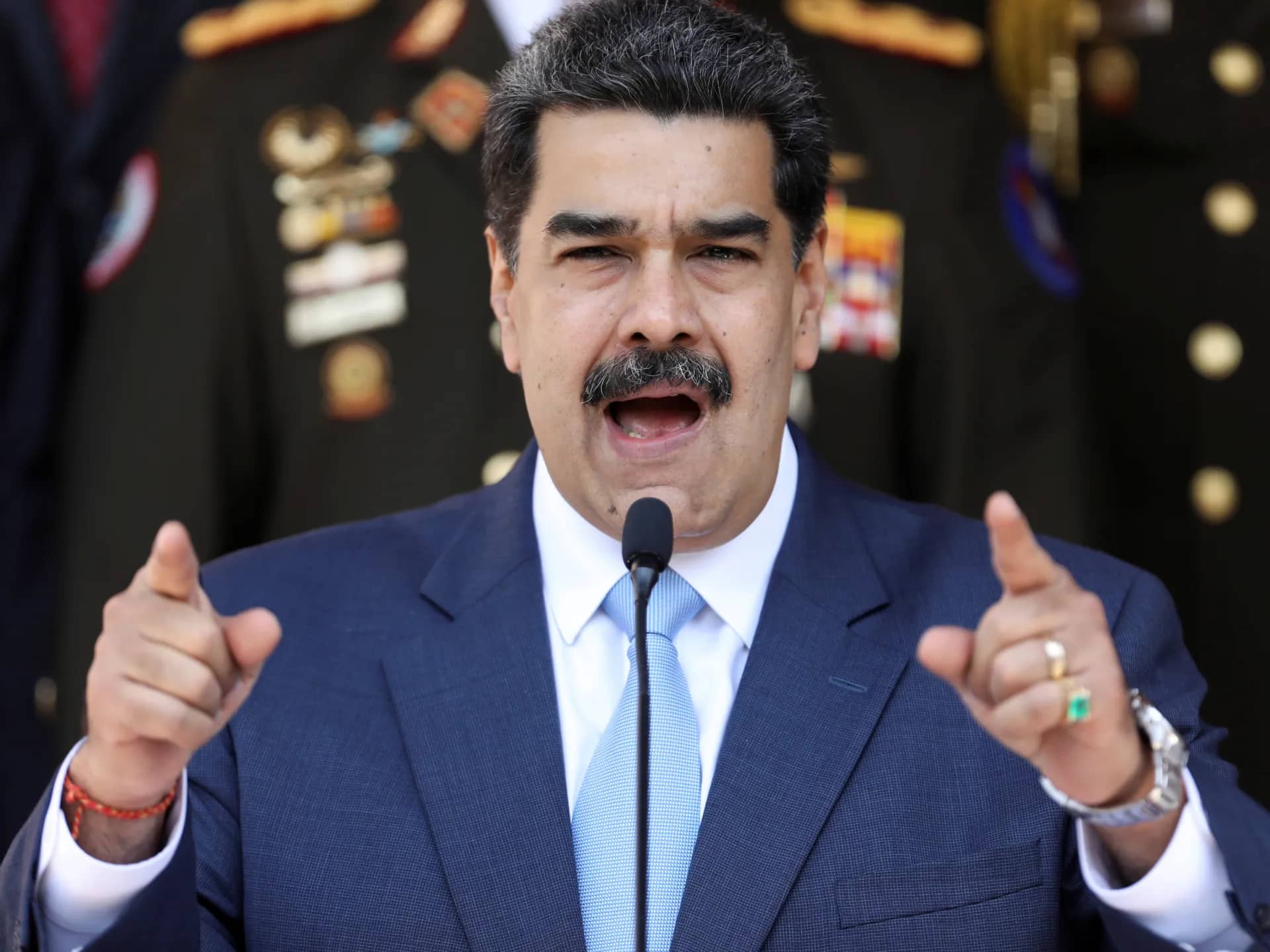 سويسرا تجمد أصول نيكولاس مادورو وشركائه.. هل تتعهد بإعادتها للشعب الفنزويلي؟