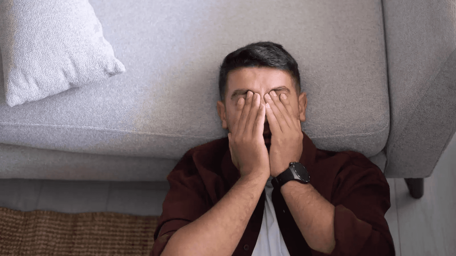كيف تدفعك الحياة المعاصرة نحو الانهيار النفسي؟