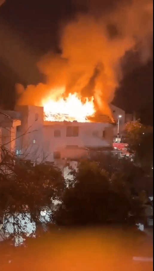صواريخ إيرانية مباشرة تشعل حرائق في تل أبيب