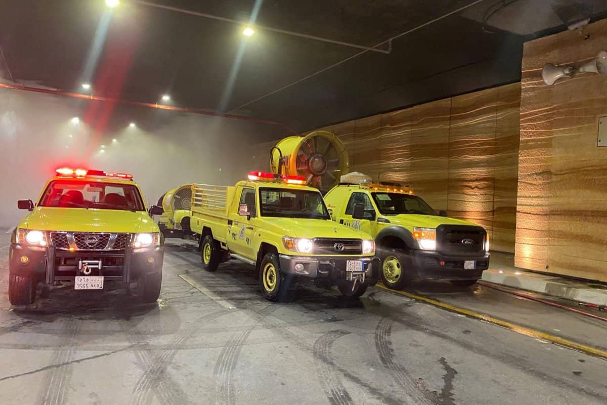 الدفاع المدني السعودي: إصابة 4 مقيمين نتيجة سقوط شظايا على موقع سكني بمدينة الرياض