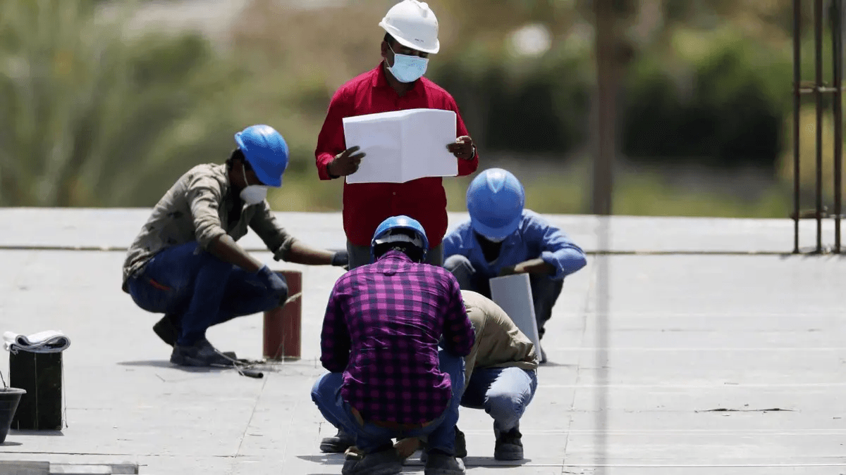"العمل": تسفير 7 آلاف عامل مخالف منذ عام 2025
