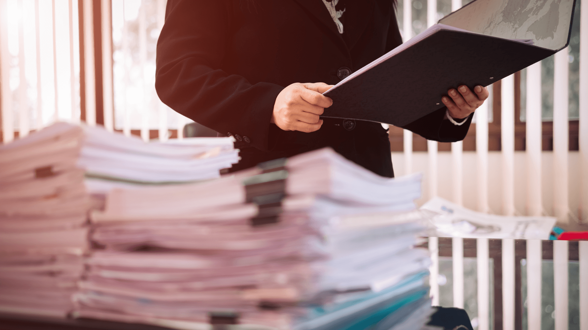 تقرير ديوان المحاسبة يكشف عن مخالفات تتعلق بالالتزام المالي والإداري في دائرة الحج والعمرة